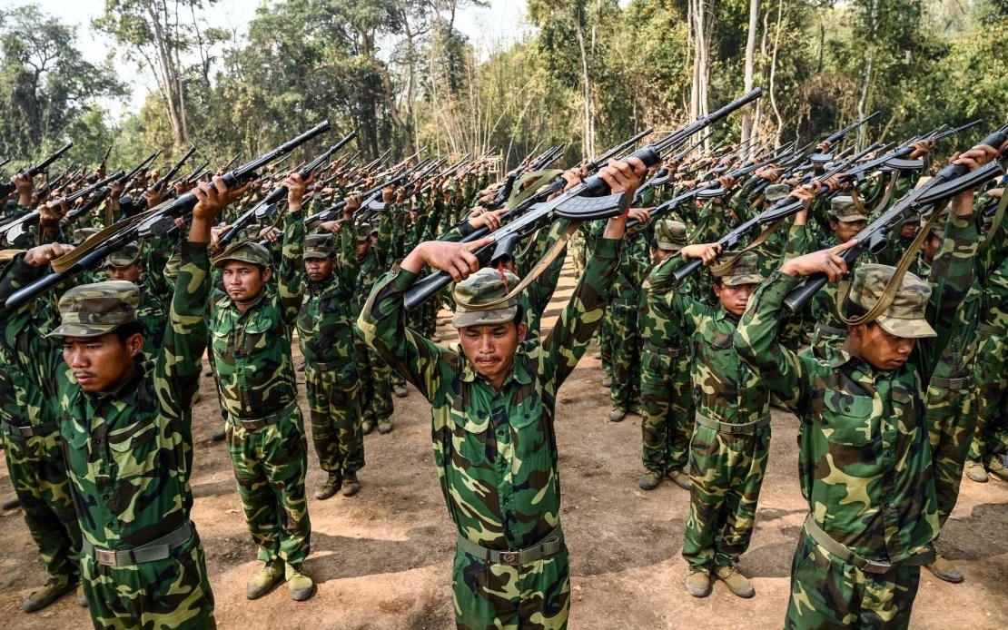 Bước ngoặt mới tại Myanmar: Lực lượng nổi dậy đồng loạt tấn công nhiều nơi